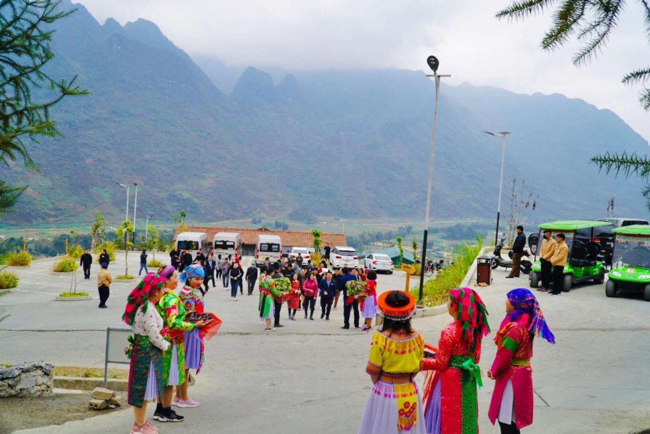 H'Mong Village Resort Ha Giang Exterior photo